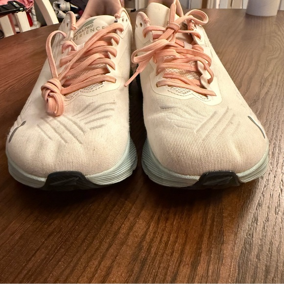 Altra FWD Experience Women's Peach and white Athletic Shoes - Picture 2 of 8